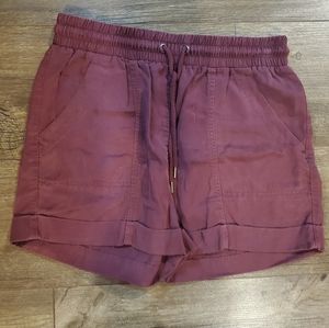 Universal thread burgundy shorts
